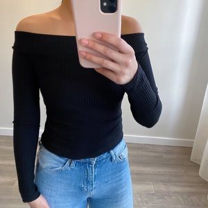 Aritzia Top